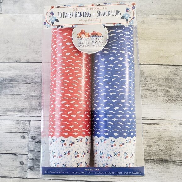 NWT - 70 Count Baking Cups Red and Blue Floral - Picture 1 of 3
